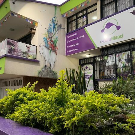 La Otra Mitad Hostel Armenia  Ngoại thất bức ảnh