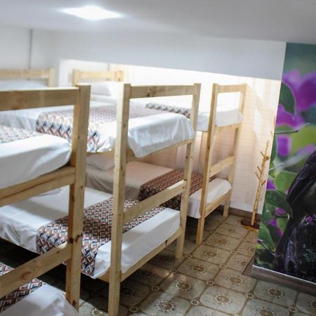 La Otra Mitad Hostel Armenia  Ngoại thất bức ảnh
