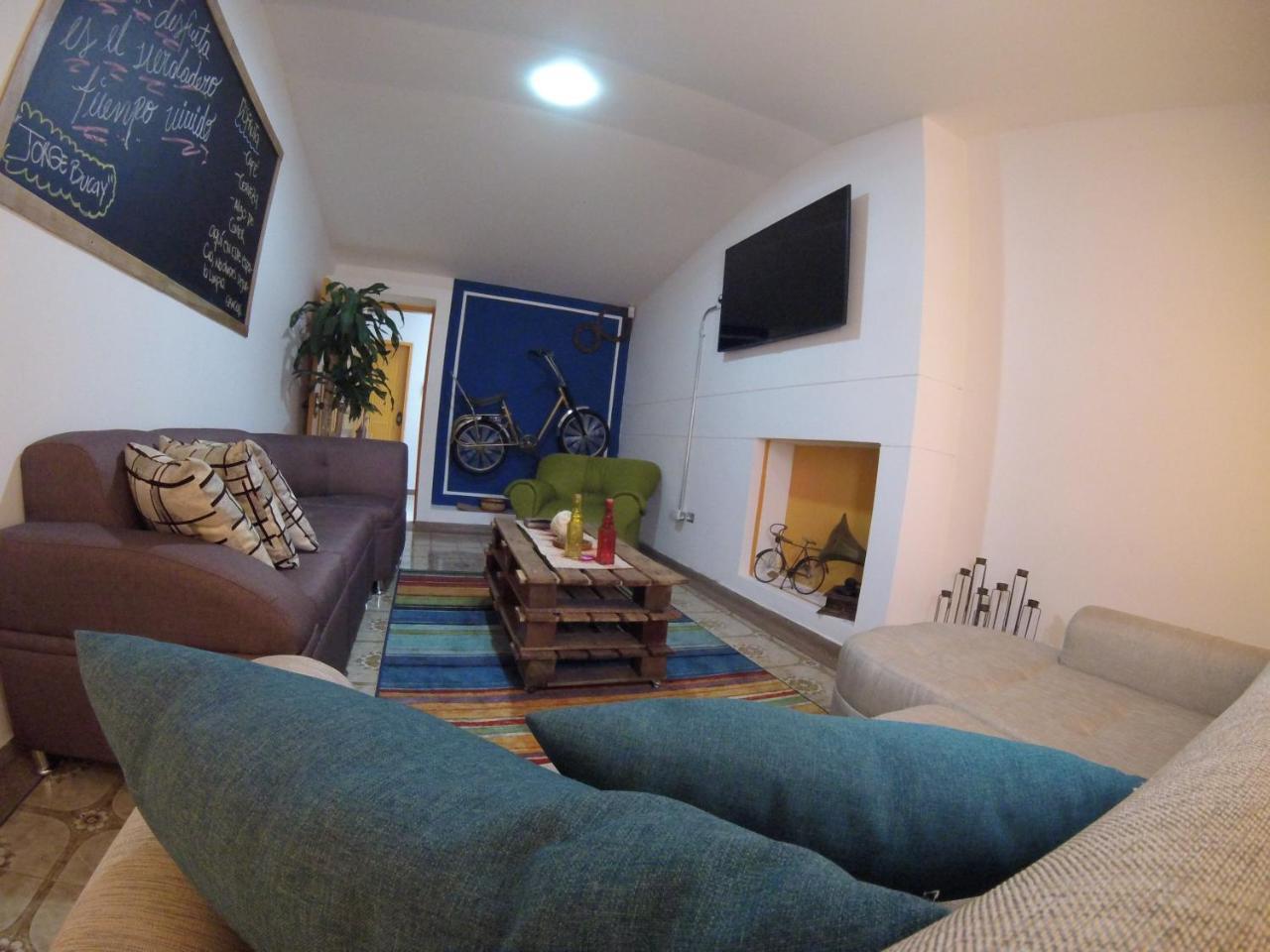 La Otra Mitad Hostel Armenia  Ngoại thất bức ảnh